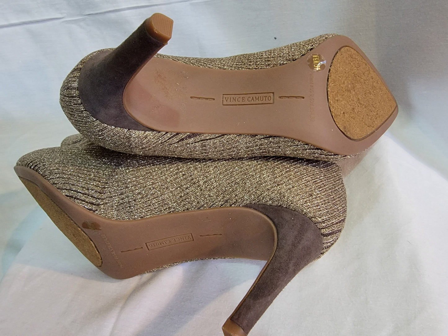 VINCE CAMUTO - Pull On Sock Boots Roreeta Bronze Glity