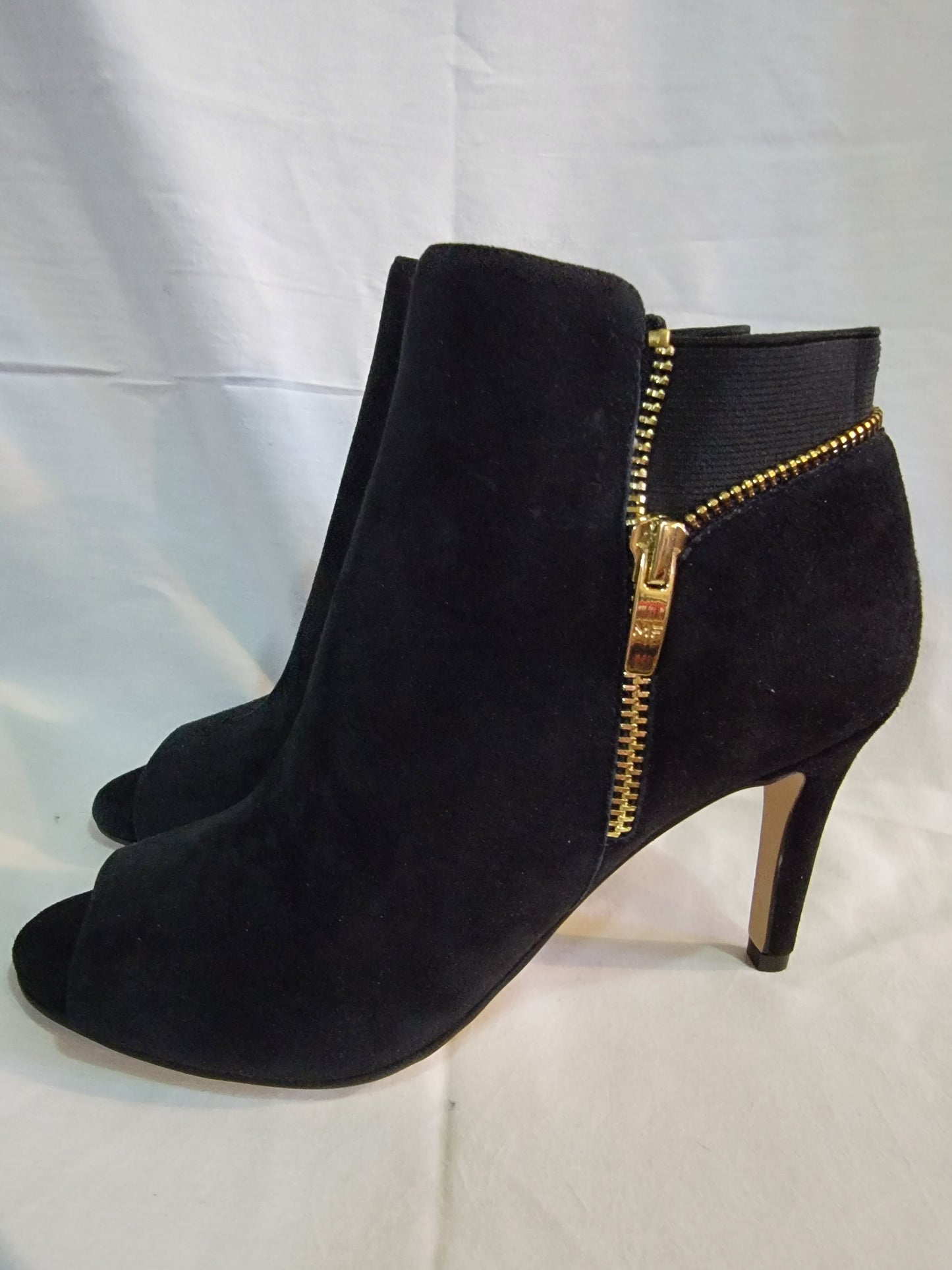 MARC FISHER - Black Suede Booties