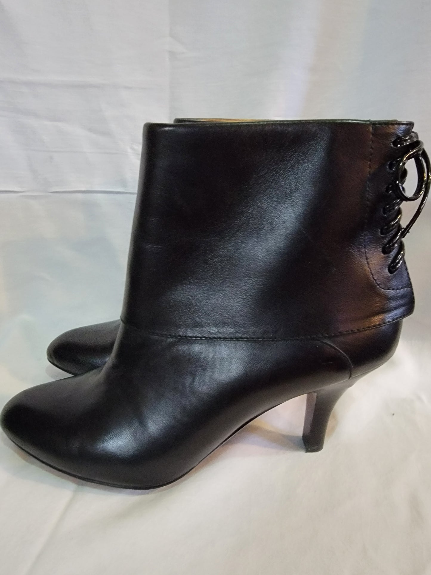 SOFFT - Leather Black Back Tie Ankle Boots