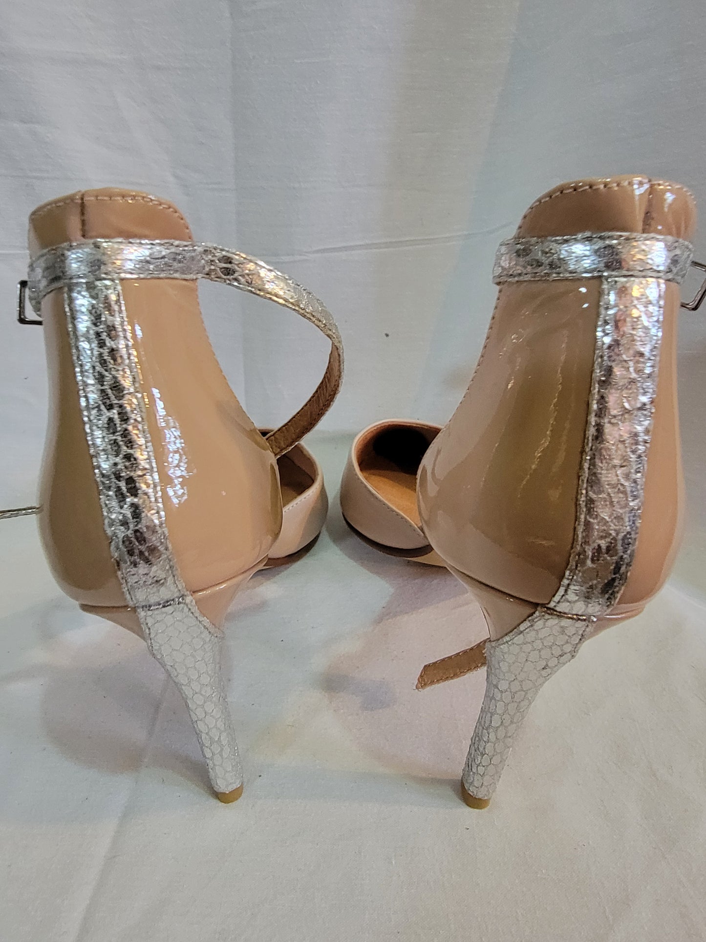 HALOGEN - Nude & Silver Heels