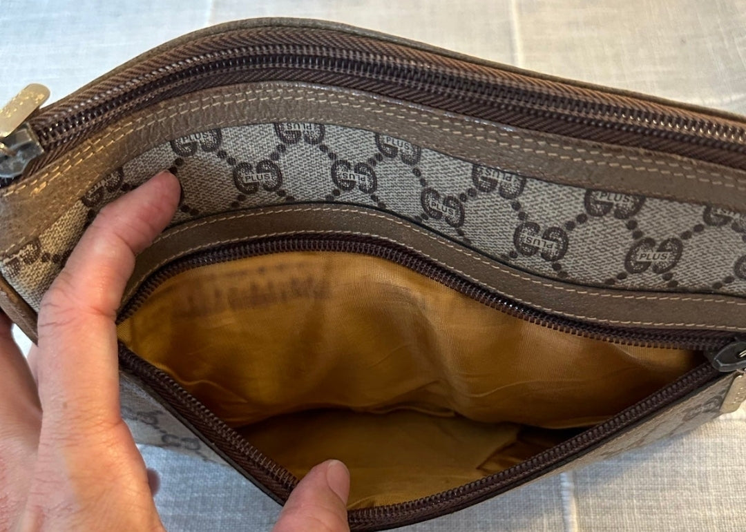 GUCCI - Patent Leather Clutch Bag